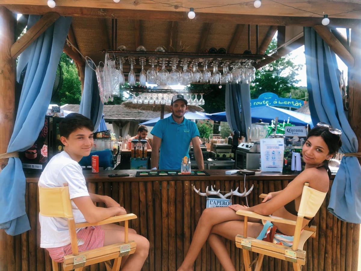 Camping Paradis Family Des Issoux Lalevade-dʼArdèche Exterior foto