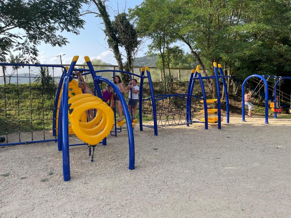 Camping Paradis Family Des Issoux Lalevade-dʼArdèche Exterior foto