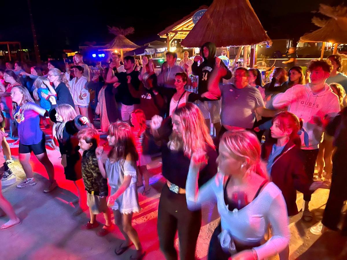 Camping Paradis Family Des Issoux Lalevade-dʼArdèche Exterior foto